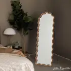 مرآة بتصميم أنيق