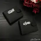 محافظ باالاسم جلد اصلي الاناقه في أدق التفاصيل