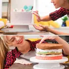 حامل الكيك الدوار بسلاسه