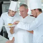 شيف عام خبره طويله في المطابخ وحملات الاعاشه