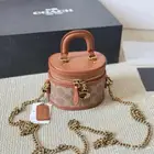 شوزات شنط كوتش شانيل اون راننج ماستر