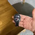 ساعه شبيهه ابل جوده عاليه وفيها جميع برامج التواصل