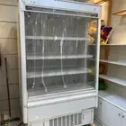 ثلاجات طاولات كاشير مكيف محل حلويات للبيع