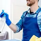 لدينا عمال تنظيف