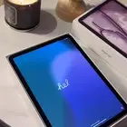 عندي ايباد اير 2025 جديد ماله 5 اشهر نظيف بكرتونه للبيع