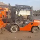 تاجير رافعات شوكيه فوركلفت