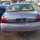 فورد قراند ماركيز موديل 2006 فتحه سقف مكينه قير دفرنس على الشرط تشليح فقط قطع غيار مستعمله