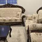 كنب مجلس كلاسيك مع الزوليه والطاولات والستاير اثاث طاولات