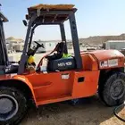 رافعات شوكيه للايجار