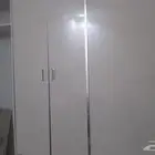 دولاب خشب كبير