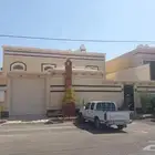 للبيع فيلا دور وثلاث شقق بحي الرصف حائل