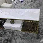 طاولة تلفزيون
