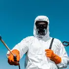 مكافحة الحشرات الطائرة والزاحفة والقوارض والوزغ وغيرها