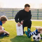 مدرب كرة قدم بمصر يعمل في النادي الاهلي المصري كمدرب اشبال