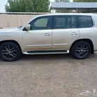 لكزس 2014 نظيف خالي من الرش تحت باب السايق بقد كفة اليد