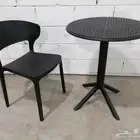 كراسي و طاولات