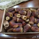 يوجد لدينا عجوة فاخرة وبرني وصقعي صفاوي وعنبر