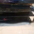 2 طاولات حامل تلفاز بحالة جيدة