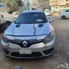 رينو سيدان. 2015