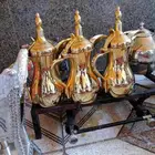 قهوجين وصبابين.