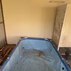 مسبح وسط