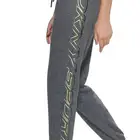 ملابس شتويه DKNY اصليه مشروطه نسائية ورجالي