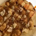 خلية نحل بالجبن وصوص السينابون