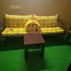 كراسي وطاولات