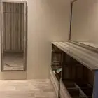 درج ملابس ومرايه وتسريحه وثلاث أسره وثلاث كومدينات