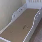 سرير اط  فال بحاله جيده استخدام شهر ونصف