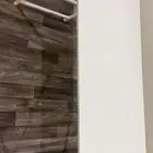 طاوله بيضاء