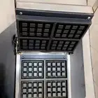 للبيع مكينة صناعة الوافل كبيره مقسمة اربع اقسام من شركة OMAJ