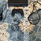 سوني  فور شبه جديد نضيف بالحيل بس يبي له هاردسك هو شغال