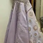 فستان ملكه شريتو ب 1300 و ببيعو 650 لا يوجد به قطع او خراب