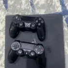 سوني فور نضيف معه يدتين