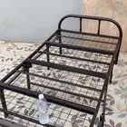 سرير حديد