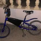 سيكل بي كرسي جميل ومريح و معه مساكة عثيرات و لبس للكرسي