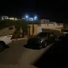 شقة 5 غرف وصالة وسطح وموقف مستقلة
