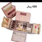 طقم مكياج ومناكير بوكسات