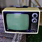 للبيع تلفزون قديم ياباني شارب