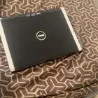 لابتوب شغال بس يحتاج بطاريه يشتغل وهو فالشاحن