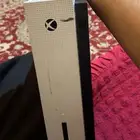 اكس بوكس للبيع نضيف مع يده جديده