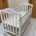 سرير اطفال في حاله جيده جدا بدورين