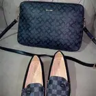 شنطه مع جزمه
