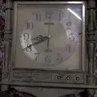 ساعة قديمة جدا