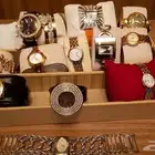 ساعات ماركات فيرساتشي فيندي و أرماني و غيرها نسائيه ب 50