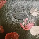شنط و صنادل و أحذيه نسائيه ايطاليه ماركات فاخره جدا.