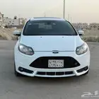 للبيع فورد فوكس ST-2013