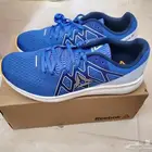 جزمة رياضية Reebok جديده مقاس 41