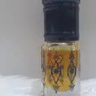دهن عود ثابت الريحه فالجسم يوم كامل والملابس اكثر من اسبوعين